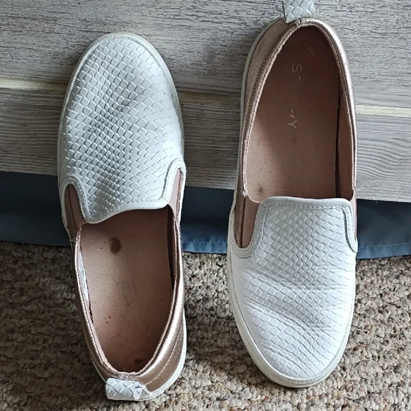 Sperry White w/ Rose Gold Accent Slip-On Sneakers Size 9 - Picture 1 of 7